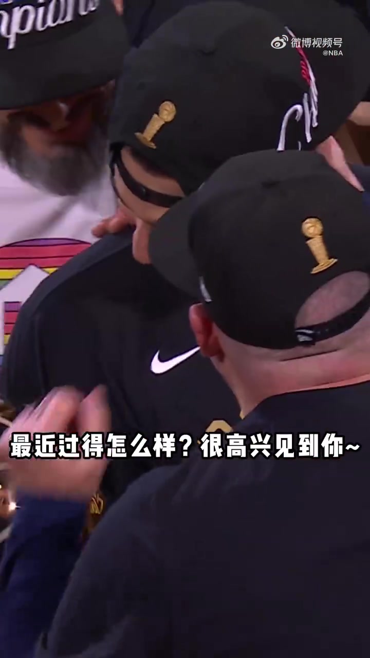 笑死！穆雷從馬龍教練手中接過獎杯后，不停地喊：寶貝寶貝！