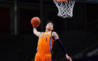 李添榮加練投籃，廣廈對(duì)戰(zhàn)三分8中1。
