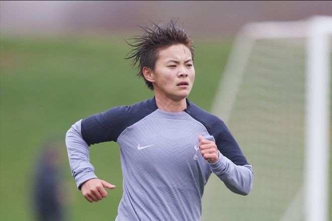 吳海燕唐涵失球，陳晨撲救兩球，武漢女足進亞冠四強。