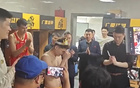 孫銘徽慶生，廣廈大勝后歡慶，許愿后躺砸蛋糕，冰袋護(hù)腳踝。