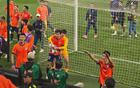 青島海牛9輪不勝，內(nèi)訌爆發(fā)，球員球迷沖突，李霄鵬致歉。
