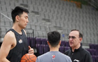 遼籃夏簽外援，續(xù)約西班牙教練，楊鳴未來待定。