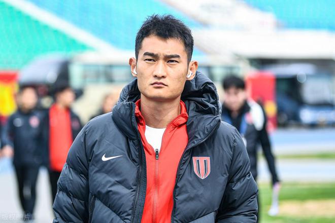 成都新援32歲遇挫，11場1首發(fā)，國腳經(jīng)歷，亞冠成名。