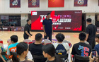 易建聯(lián)現(xiàn)身籃球賽，身材自律！