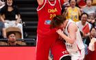 日本隊(duì)施“黑手”，女籃主力22分鐘淤青，宮魯鳴怒批